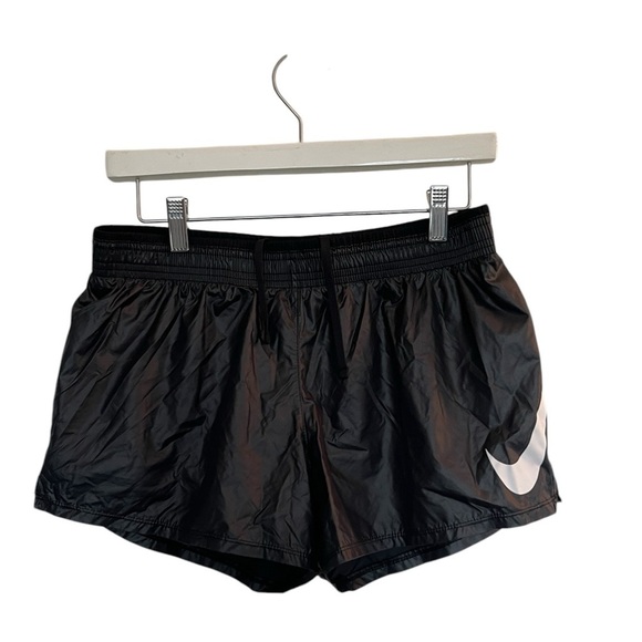 Nike Swoosh Run women’s running shorts size medium - Picture 2 of 15